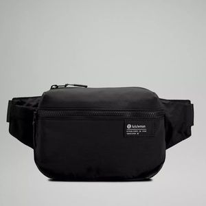 Brand-New Lululemon Clean Lines Belt Bag in Black